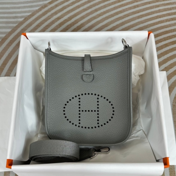 【エルメス HERMES】エブリンアマゾンTPM トリヨンクレマンス トレンチ グリメイヤー シルバー金具 (100%マシン)